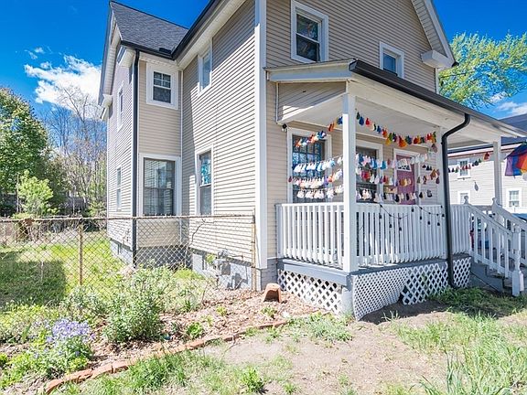 5th image of 32 Randall Pl