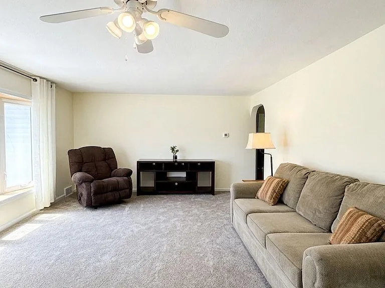 3730 Knights Rd — Photo 7