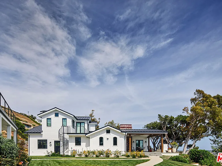5561 Horizon Dr — Photo 6