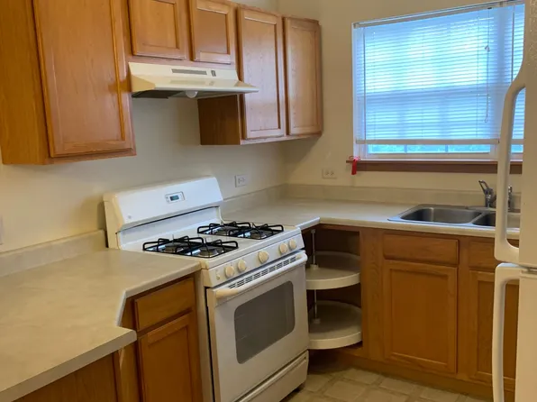 101 Stoneshire Ct Unit D, Hampshire, IL 60140