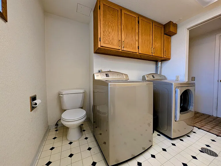 1616 Jefferson St — Photo 30