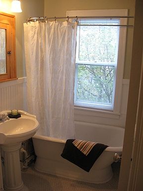 4th image of 608 Lincoln Ave APT 307