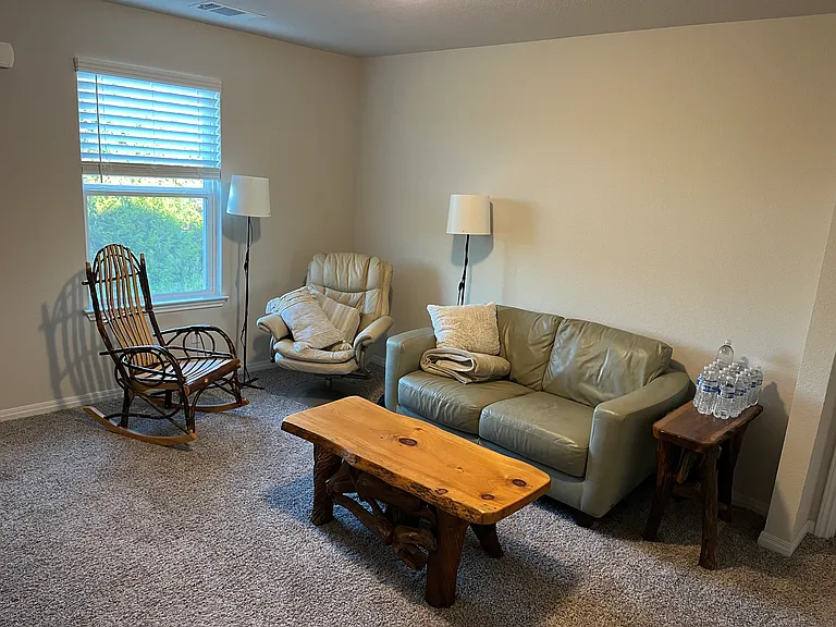 552 Longmount Cv — Photo 12