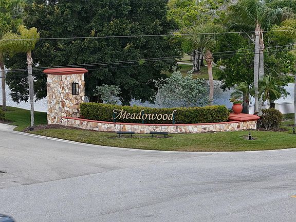 3rd image of 9626 Knollwood Lane