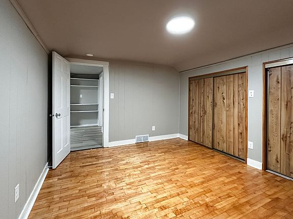 4th image of 713 Main St #1/2