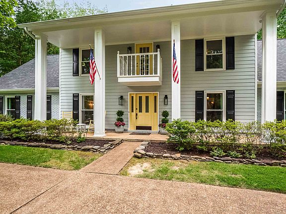 3rd image of 3005 Country Place Dr W