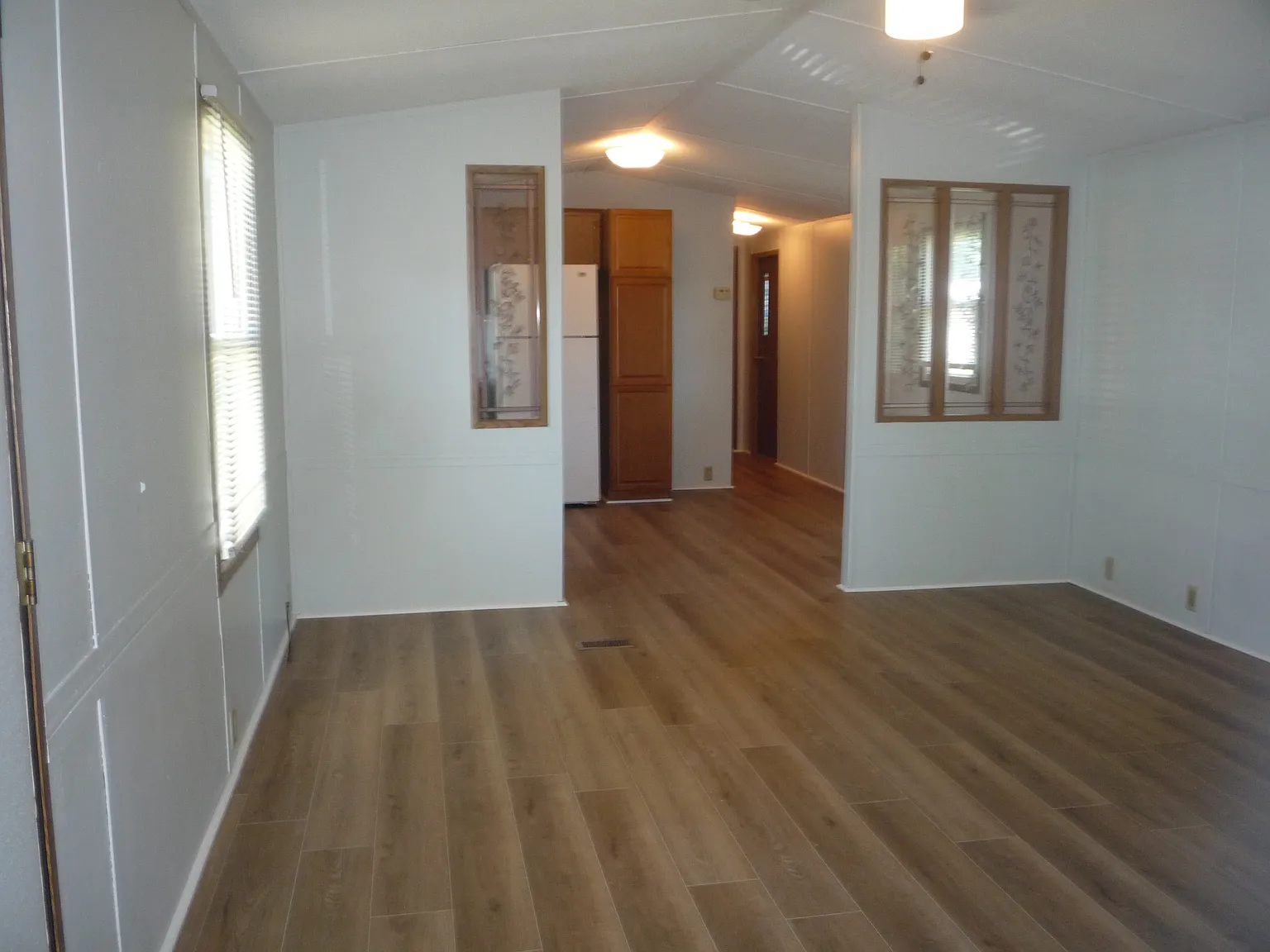 2 bed, 1.5 bath, 960 sqft, $800 — Photo 1