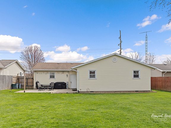 5th image of 1033 Cardinal Dr