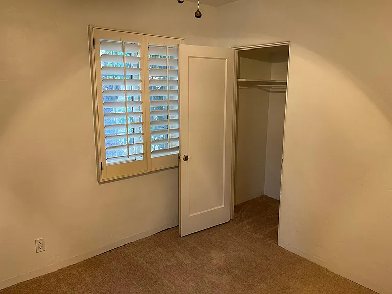 161 W Pierson St — Photo 11