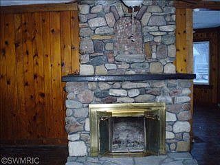 4th image of 45350 15th Ave