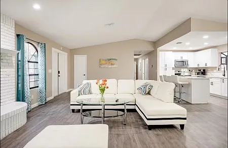 2024 E Hacienda Ave — Photo 1