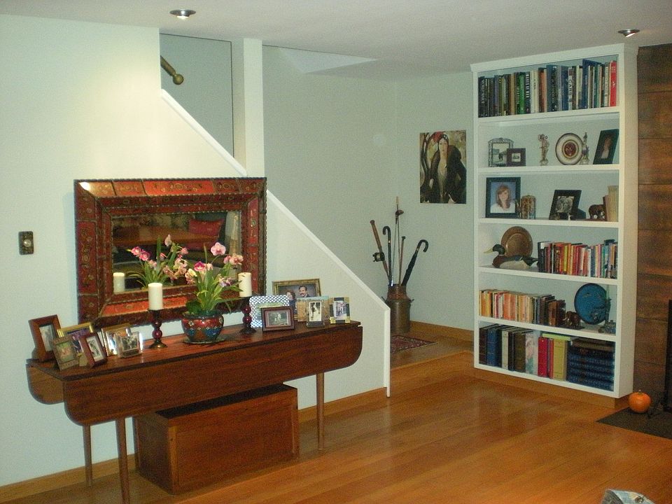 2nd image of 374 Blackstone Dr