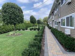 1733 N Gardiner Dr #843B8EB4D, Bay Shore, NY 11706