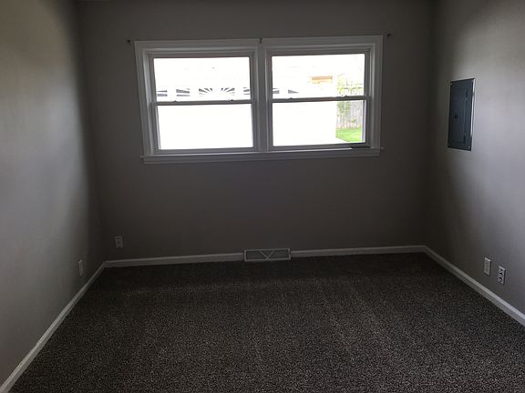 5th image of 11654 S Troy Dr