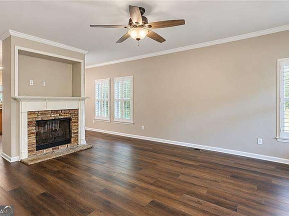 4th image of 69 Haven Crest Ct