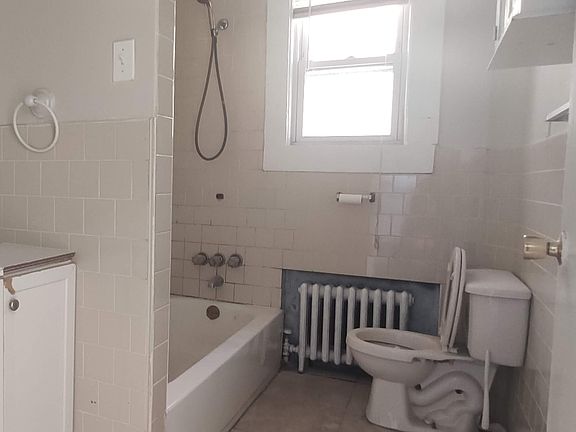 4th image of 116 3rd Ave Floor 3