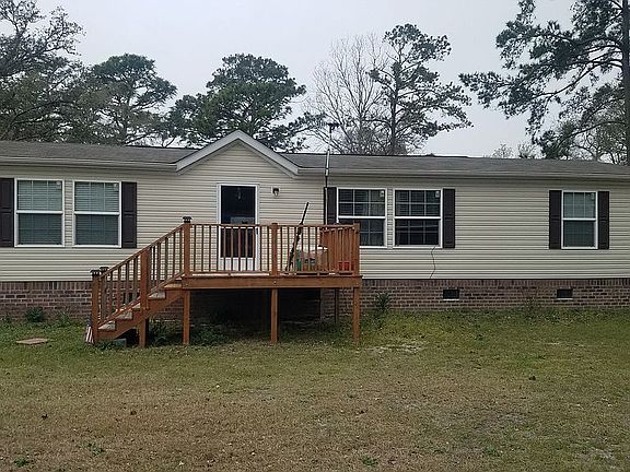 2nd image of 682 Harbor Dr SE