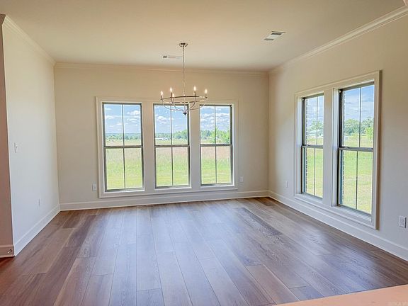 4th image of 1020 Ridgeview Cv