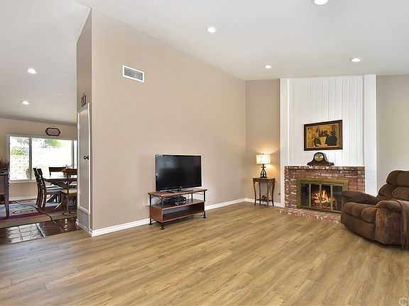 4th image of 7670 Larkspur Dr