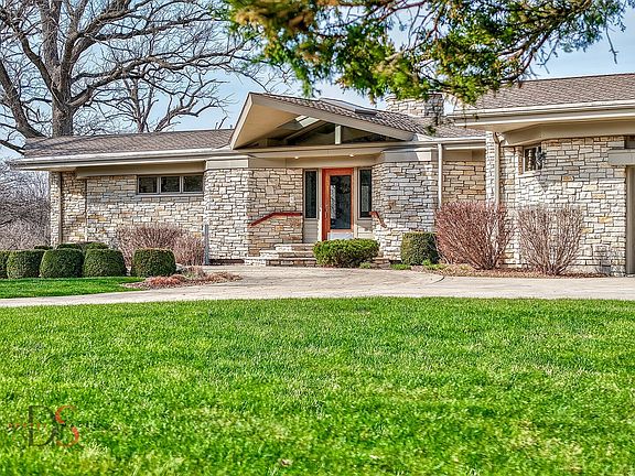 2nd image of 2778 E 1779th Rd