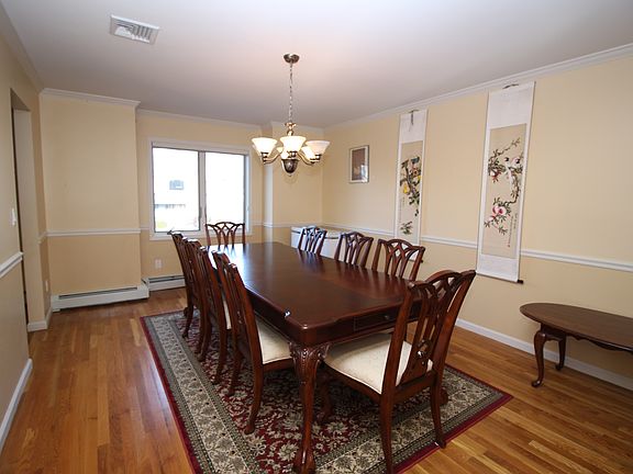 4th image of 11 Golf View Dr