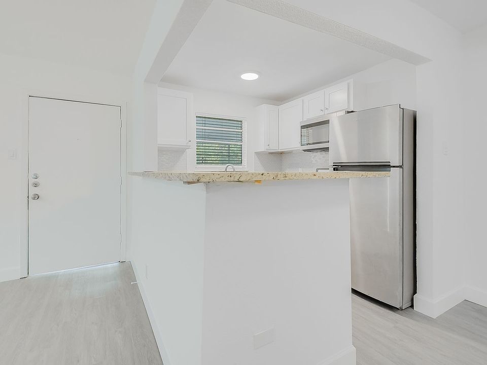 1st image of 333 Brahan Blvd APT 229