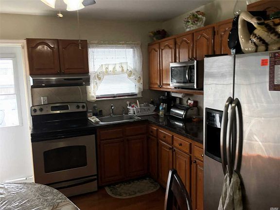 3rd image of 2125 Belmont Ave
