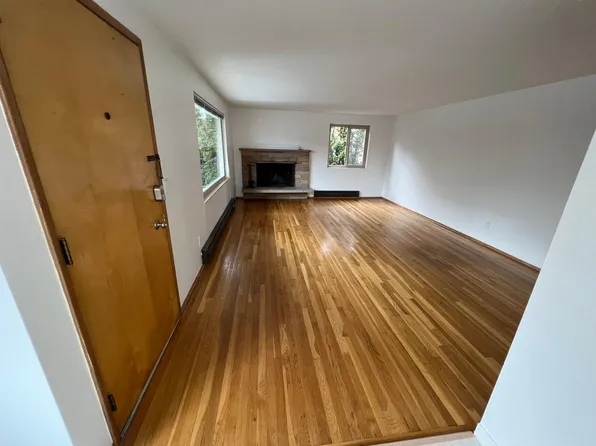 2012 NW 58th St #1, Seattle, WA 98107
