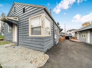 930 N 104th St APT 1, Seattle, WA 98133