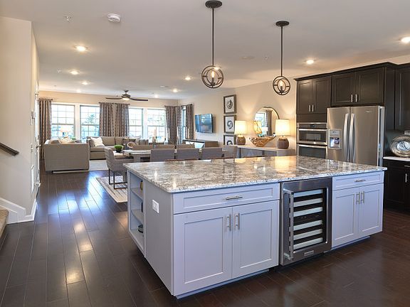 Whirlpool® appliances and chef-inspired storage layout