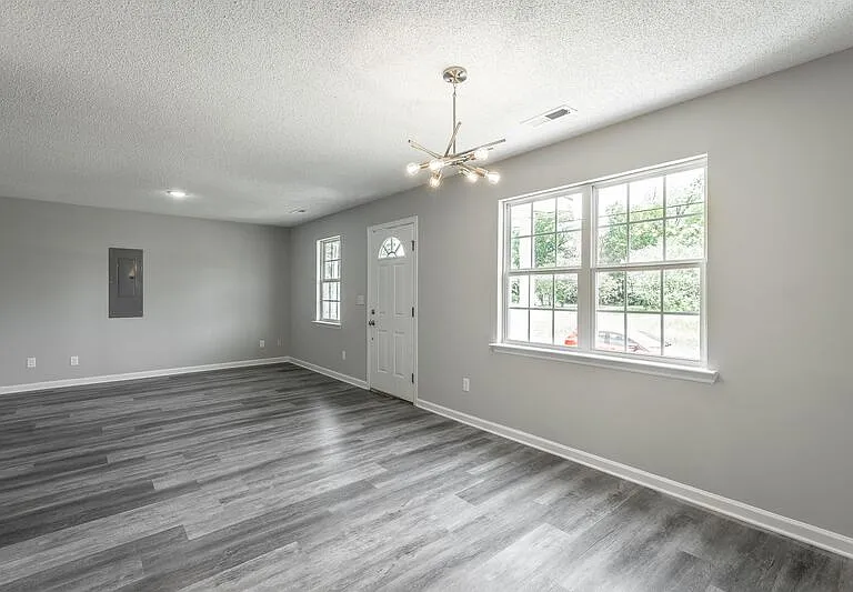 1801 S Lyerly St #MAIN HOUSE — Photo 2