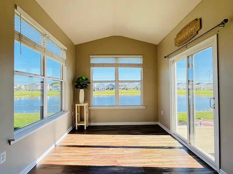 2566 Creek Bank Dr — Photo 20