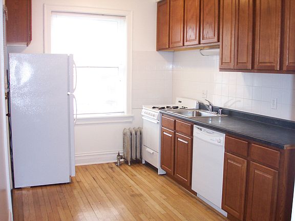 3rd image of 4409 N Greenview Ave APT 1W
