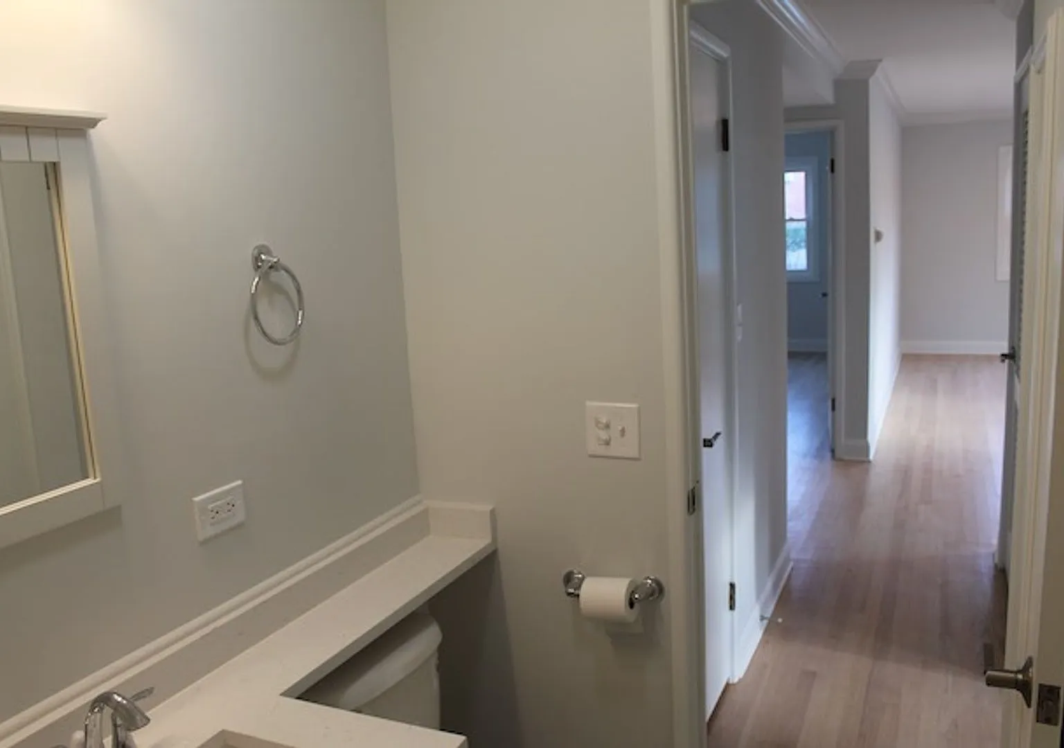 352 - *Sharff Apartments* — Photo 1