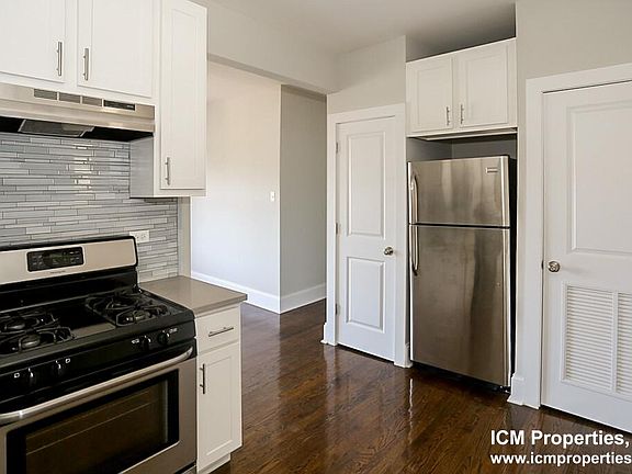 2nd image of 5165 N Leavitt St #3