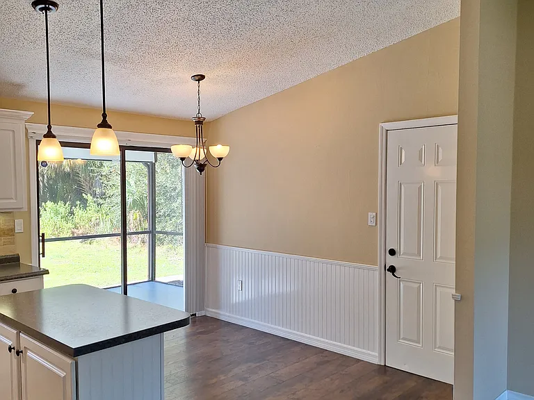1429 Pulaski St — Photo 10