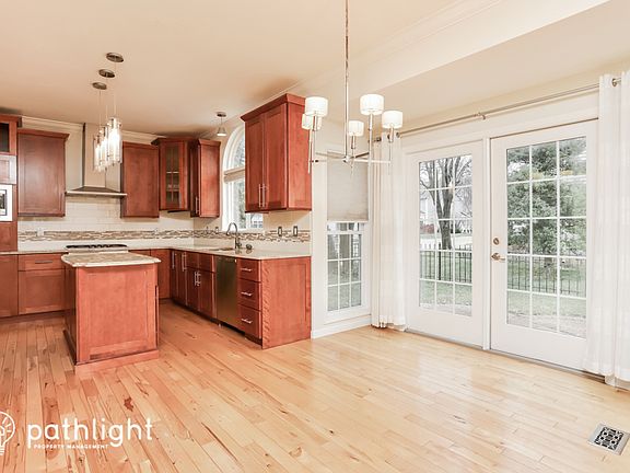 4th image of 903 Wellesley Place Dr