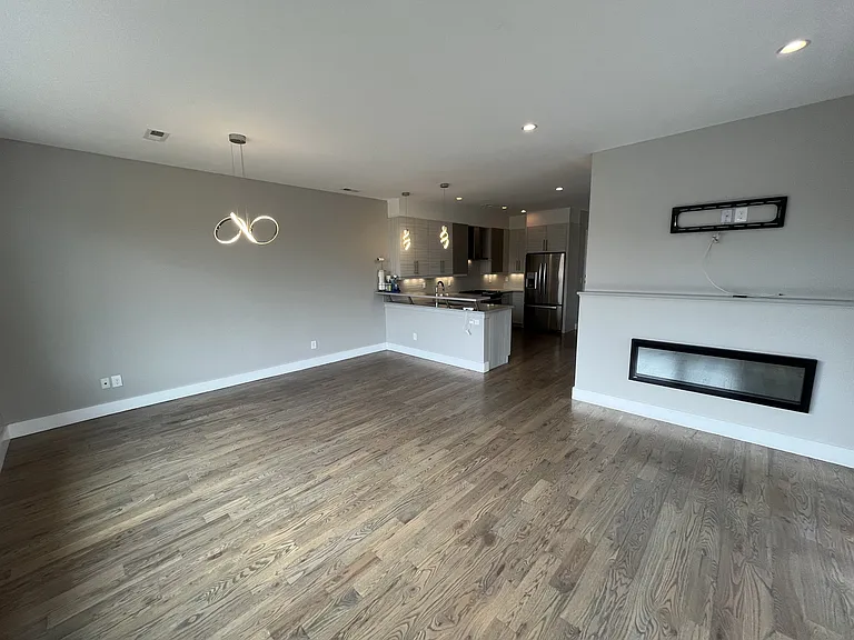3220 W 18th Ave — Photo 4