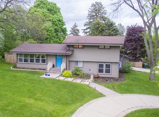 9043 391st Ave, Genoa City, WI 53128