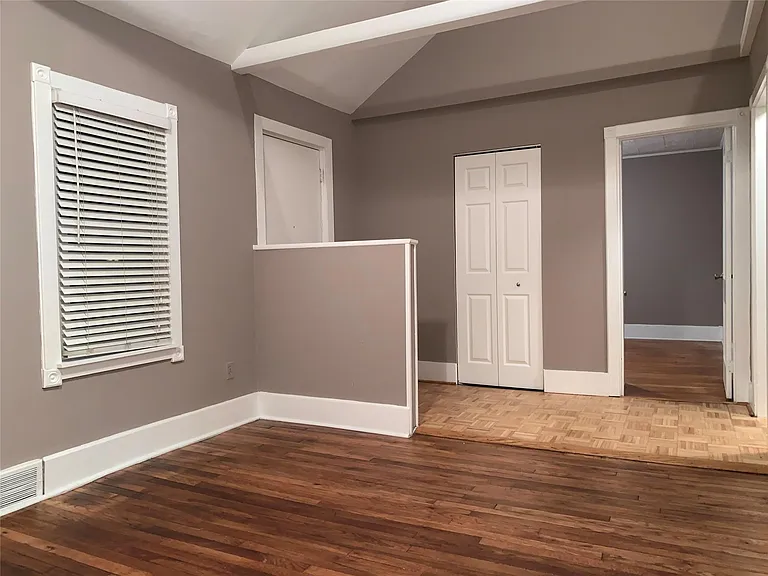 510 Stratford Rd — Photo 4