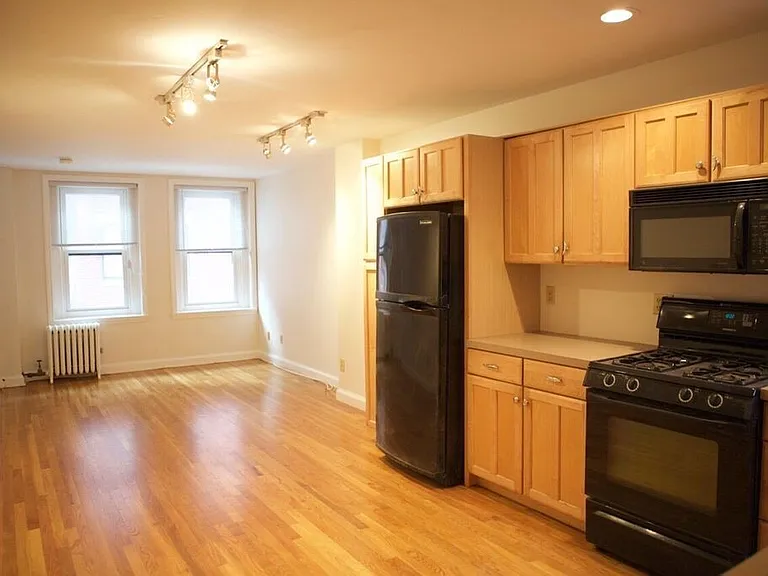 19 Revere St #3 — Photo 11
