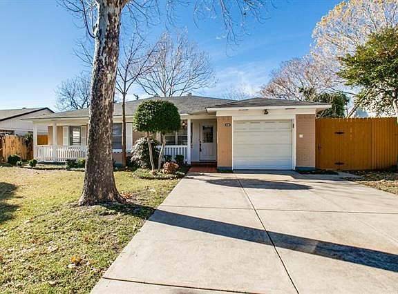 2nd image of 1011 N Cottonwood Dr