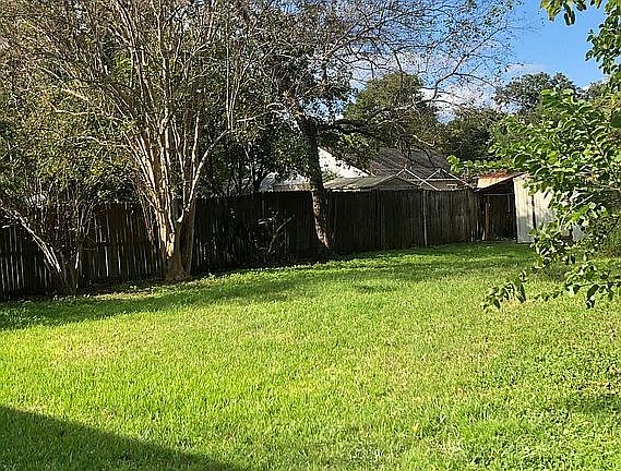 3rd image of 1915 Magnolia Ave