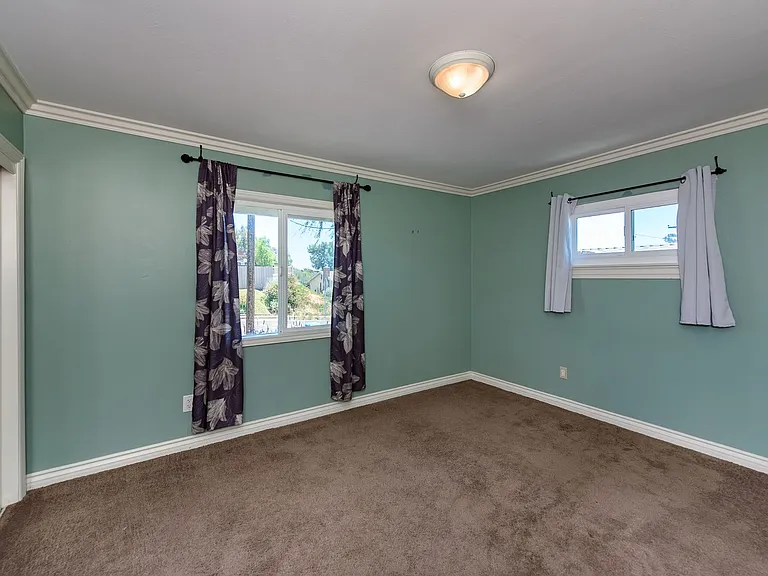5501 Lodi St — Photo 9
