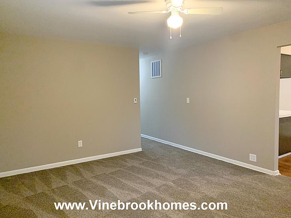 4th image of 1321 Willowdale Ave