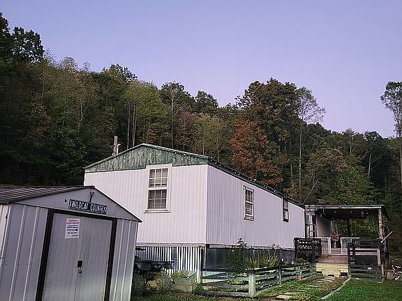 5th image of 190 Suit Ln