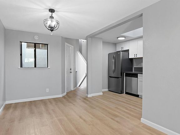 5th image of 155 White Pine Drive