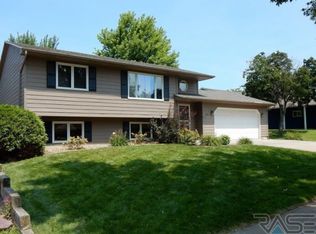 4408 E 33rd St, Sioux Falls, SD 57103