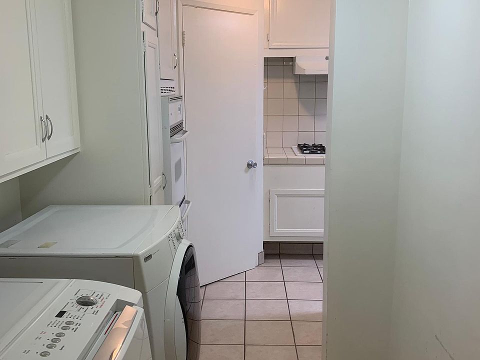 Laundry/Kitchen