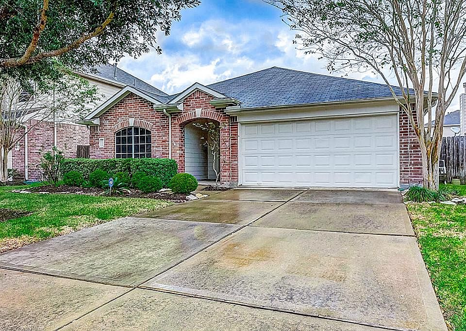1st image of 25314 Sierra Woods Ln